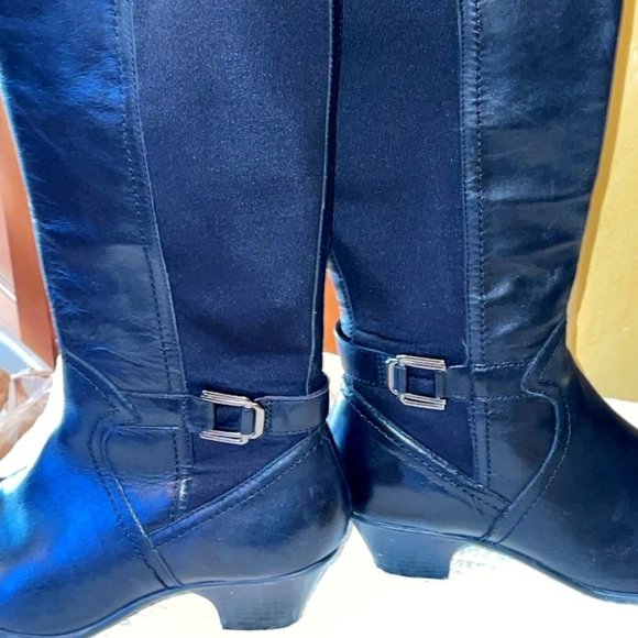 EARTH  Rider Black Boots 9.5B - Picture 8 of 8